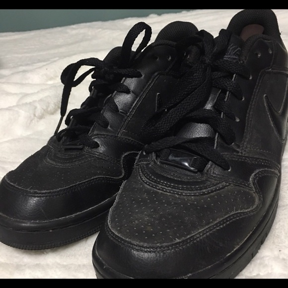 Black low Nike Air Force 1s 🖤 - Picture 4 of 4